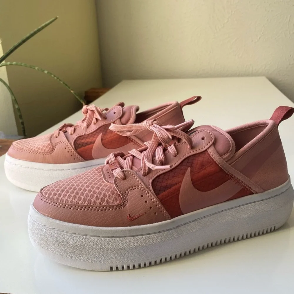 Nike Women’s Court Vision Alta TXT Rust Pink Sneakers size 7.5 - Picture 1 of 4